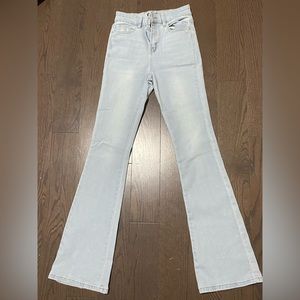 Cute light wash jeans size 0 flare leg